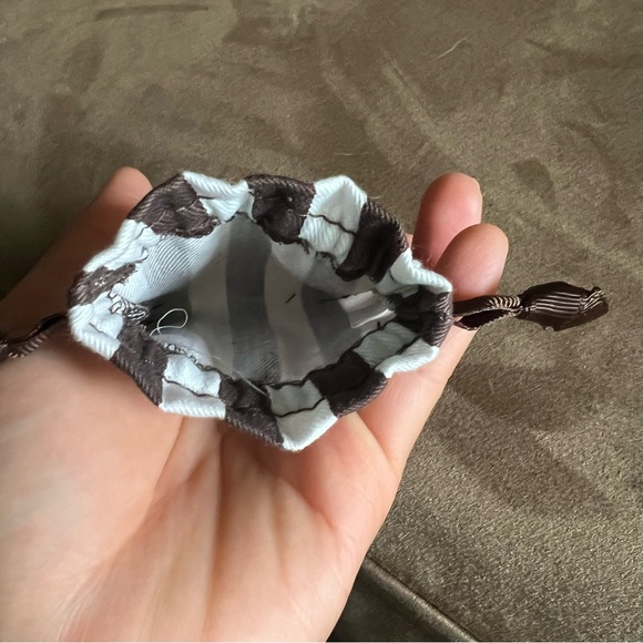 🔴 Henri Bendel Small Jewelry Dust Bag - Picture 4 of 4